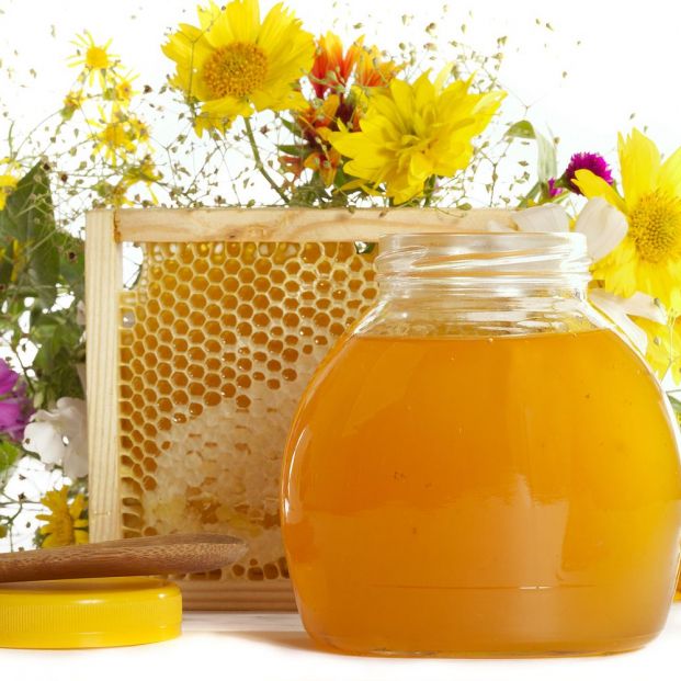 ¿La miel caduca? ¿Engorda menos que tomar azúcar?