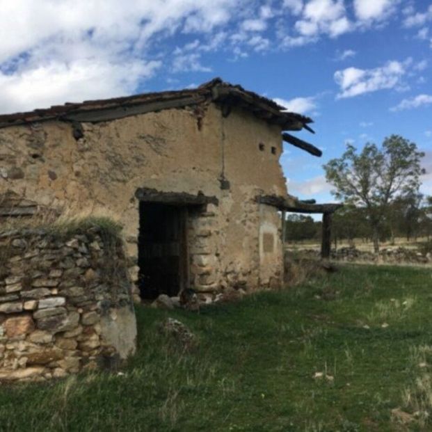 se vende aldea en segovia