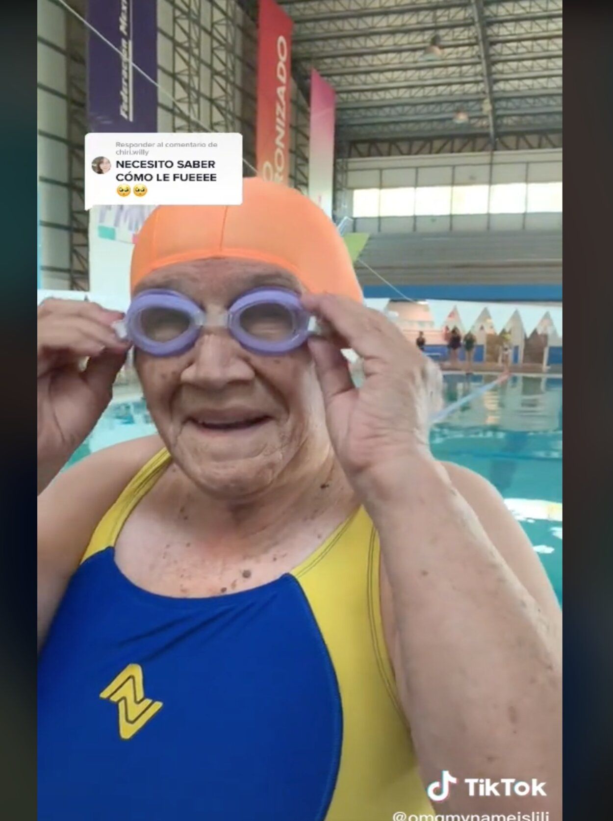 VÍDEO - Una joven presume de abuela en su primer día de natación: "Nunca es tarde para intentarlo"
