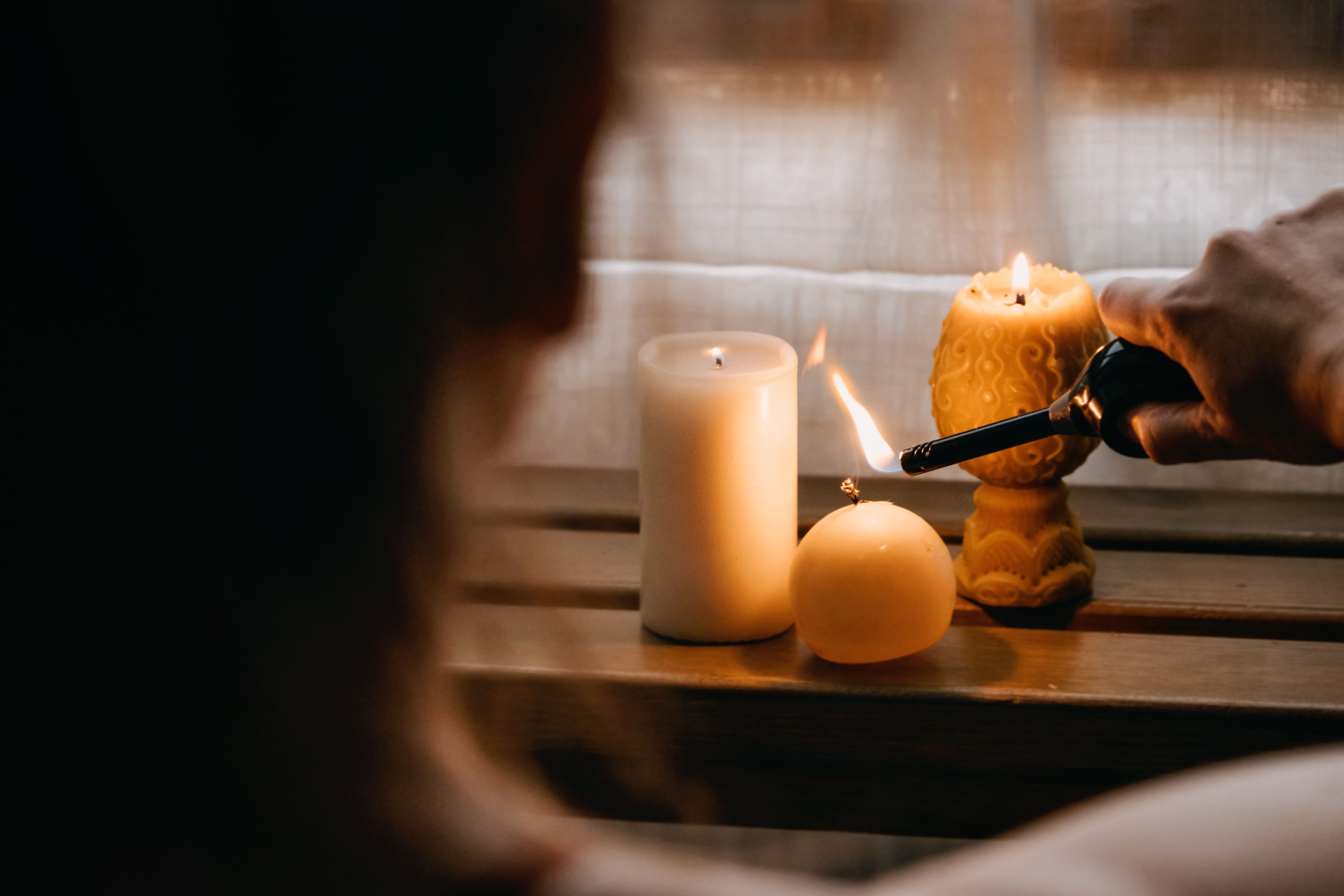 Trucos para arreglar una vela hundida y que dure más. Foto: Bigstock