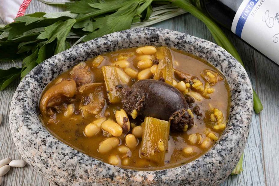 Olla de cerdo, el plato de cuchara murciano que saca lo mejor del chato