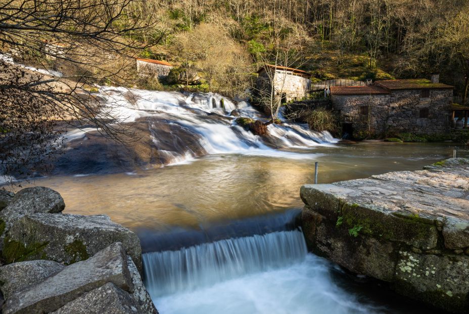 Un paseo entre molinos y cascadas por el río Barosa Un paseo entre molinos y cascadas por el río Barosa