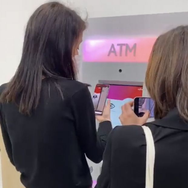 Cajeros automáticos con videoasistencia interactiva para cerrar la brecha digital de los mayores