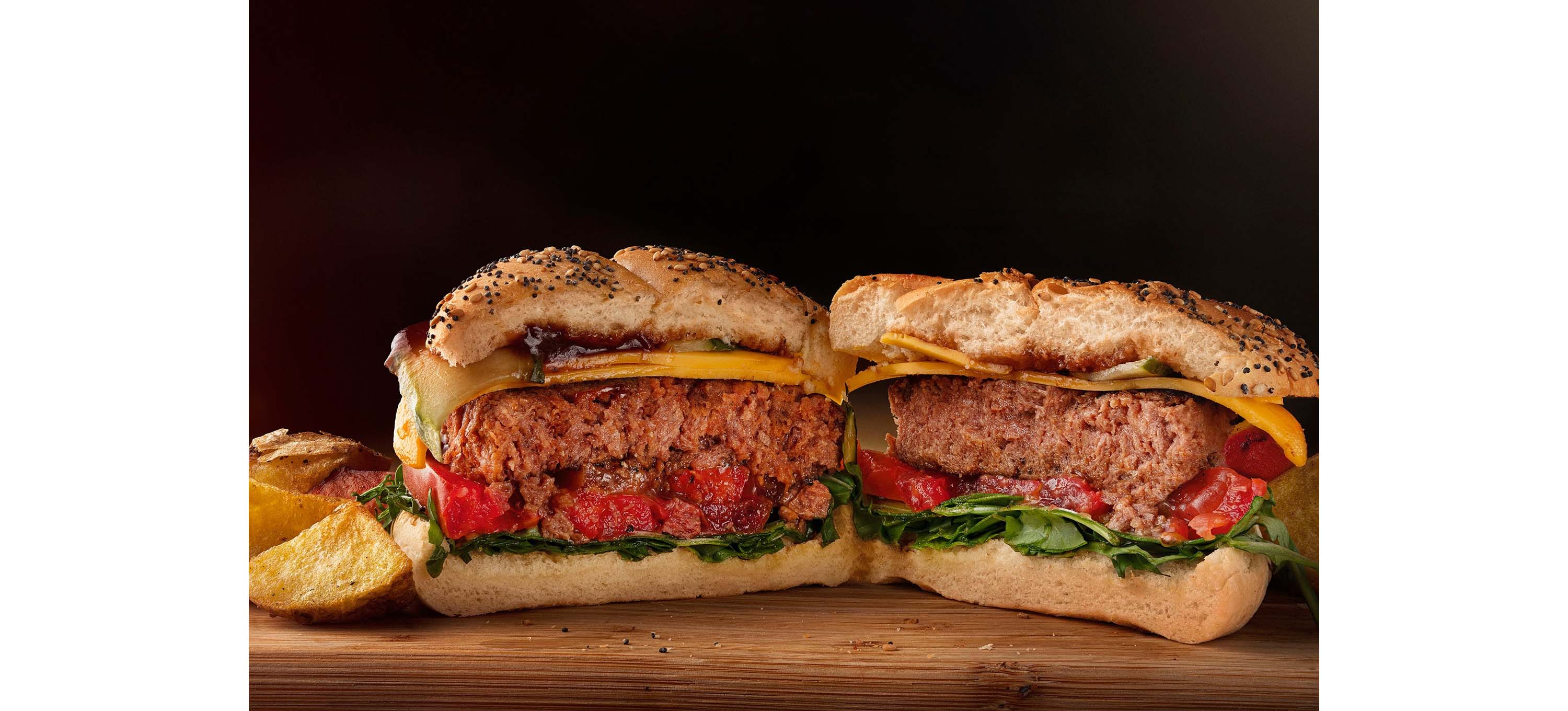 Una vuelta de tuerca más a los productos veganos en el super: la 'choriburger' de soja