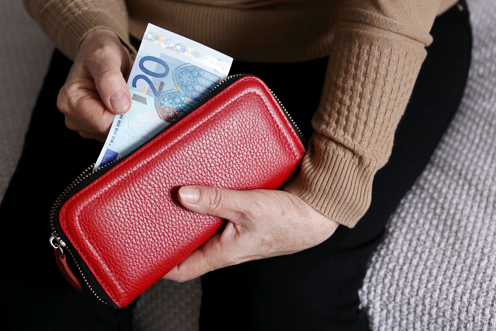 Qué pensionistas y jubilados no van a cobrar la nueva paguilla o complemento de la pensión en marzo. Foto:bigstock