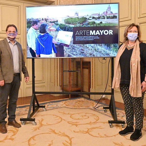 Los mayores de Salamanca podrán descubrir el patrimonio de la ciudad a través del Programa Artemayor