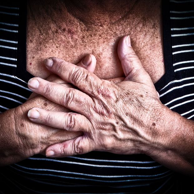 Las crisis hipertensivas pueden producir problemas cerebrales, cardiacos o microvasculares