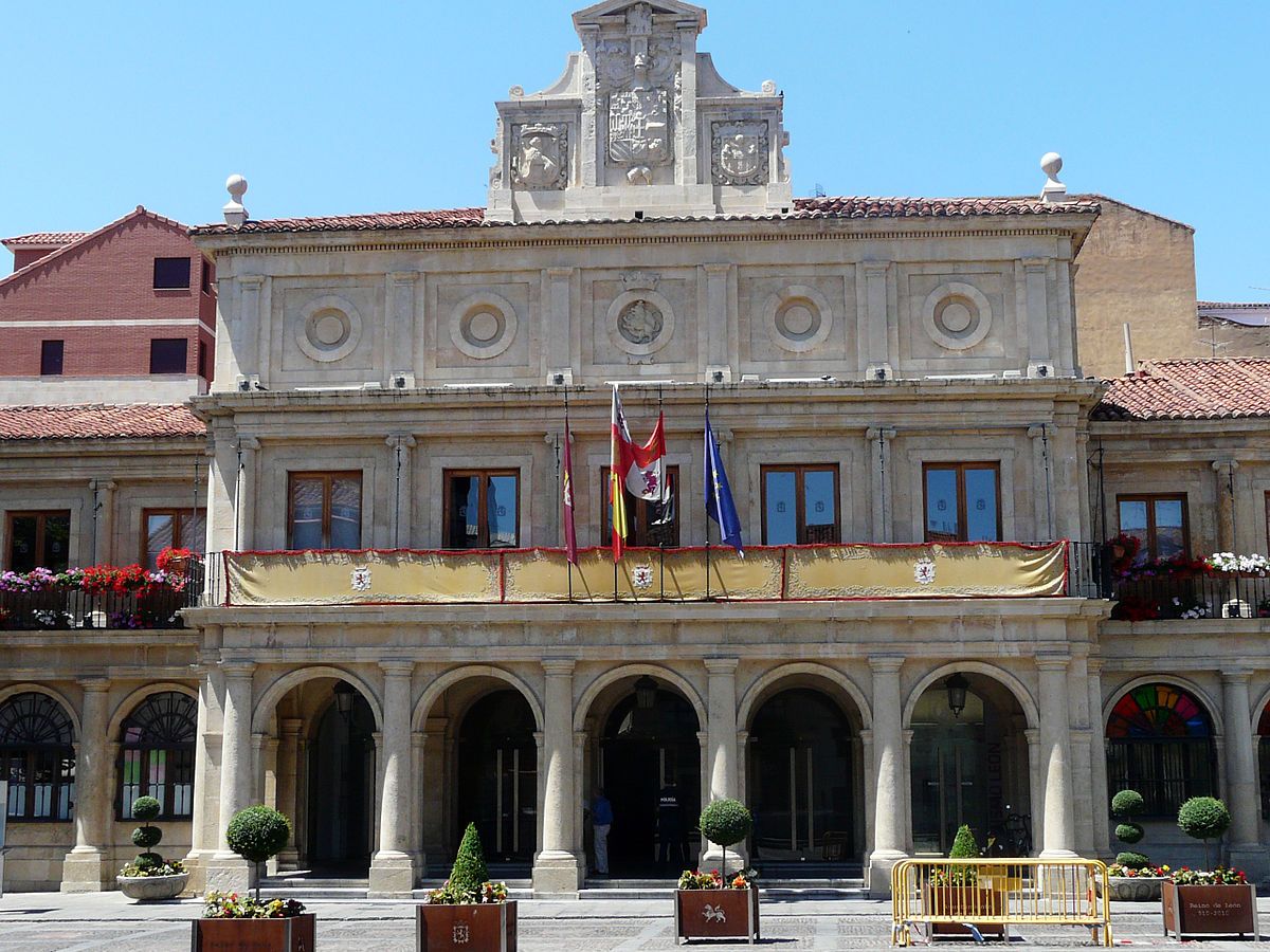 El ayuntamiento de León organiza cursos y talleres para los mayores de la ciudad. 