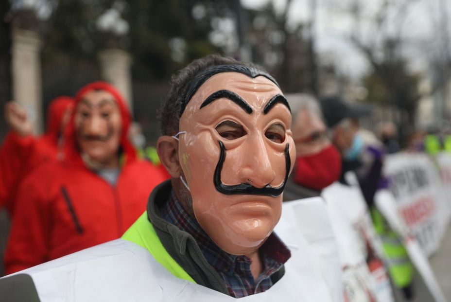 hombre mascaras personajes casa papel