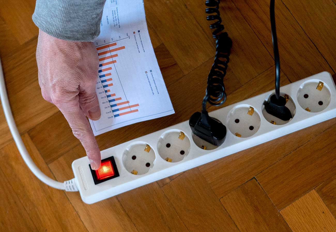 La guerra ataca a los bolsillos españoles: la factura eléctrica se dispara a los 170 euros al mes. Foto: Europa Press