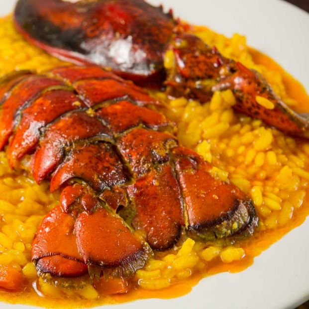 La receta de arroz con bogavante definitiva para quedar como un rey