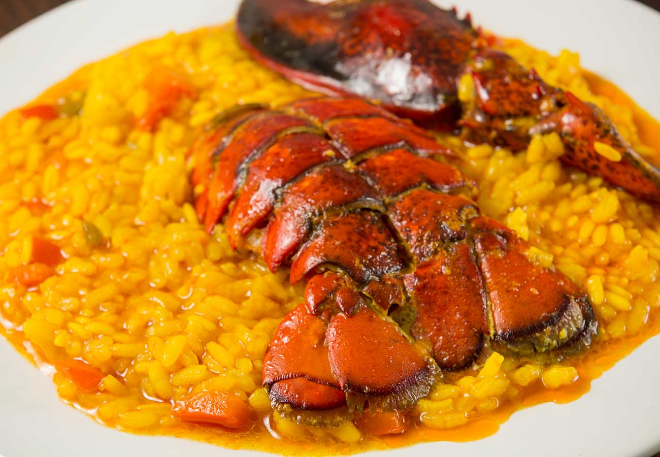 La receta de arroz con bogavante definitiva para quedar como un rey