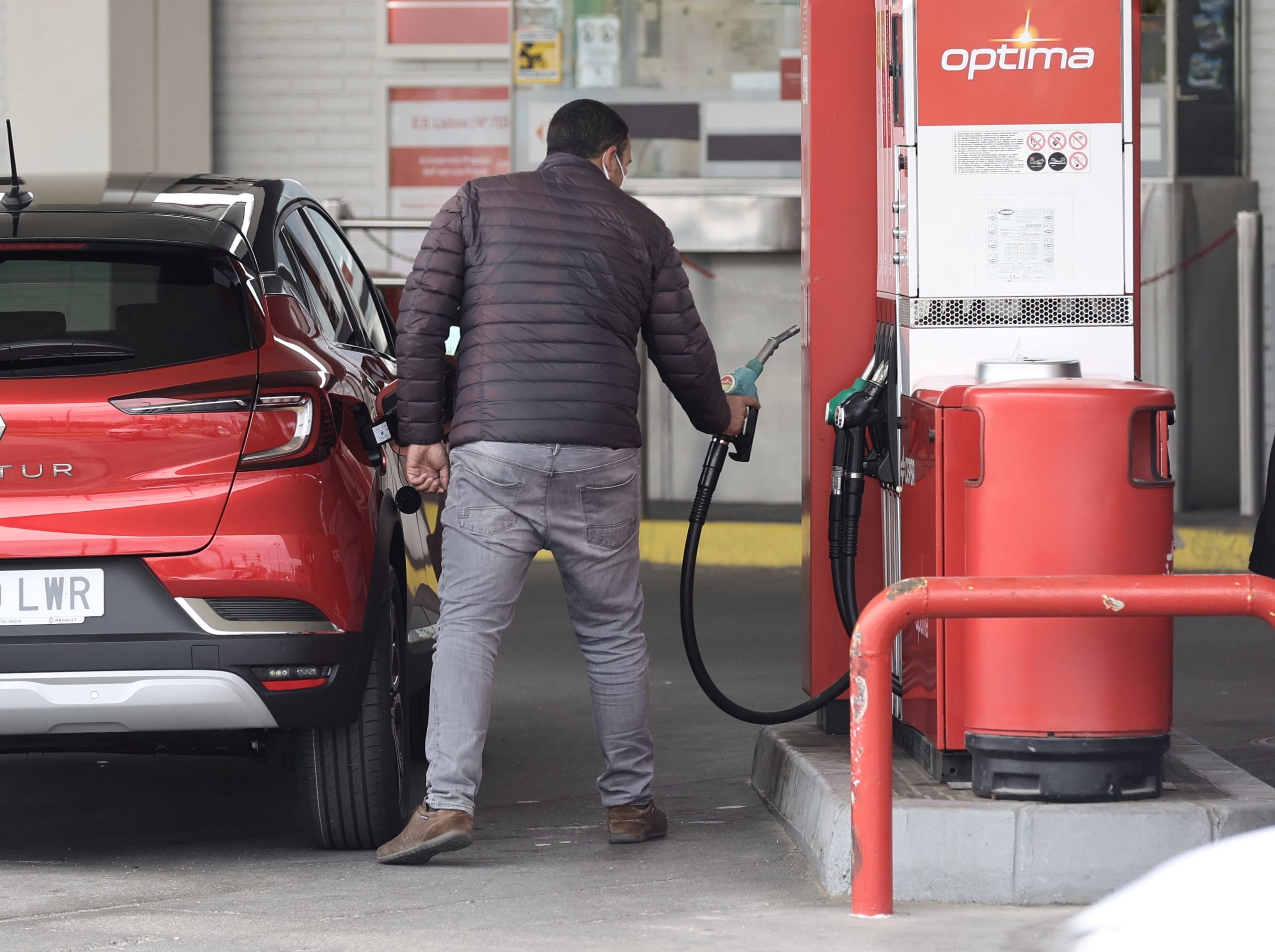 Estas son las gasolineras más baratas y más caras: hasta 20 euros de diferencia por depósito