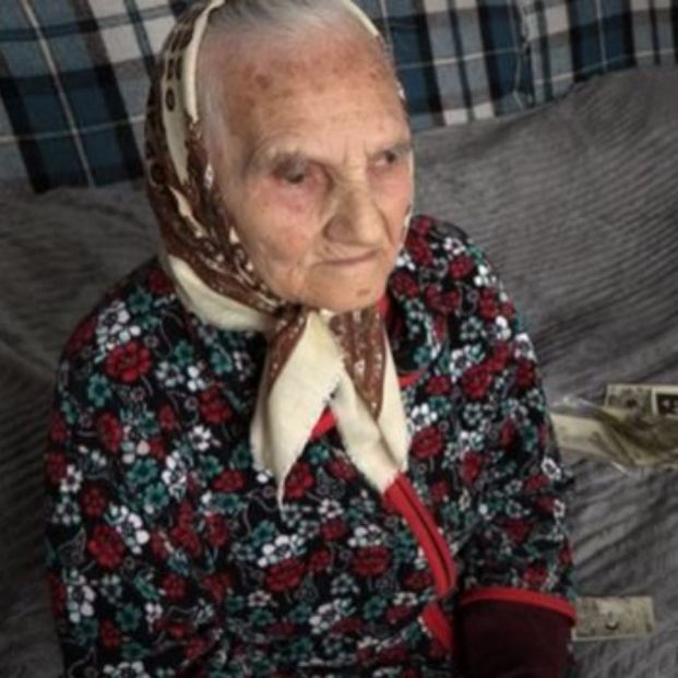 Rozalia Choba, de 98 años, símbolo de la resistencia ucraniana: "Sobreviviré también a esta guerra"