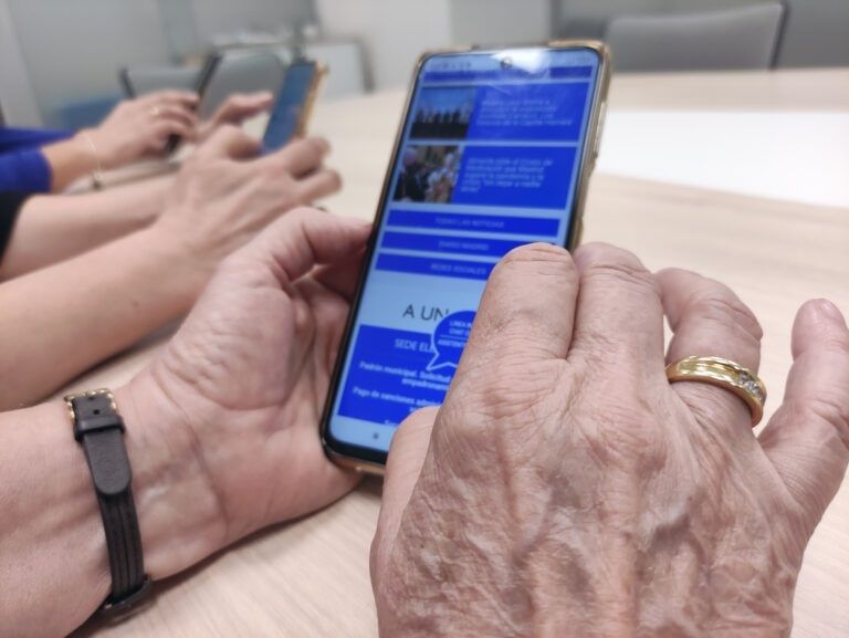Galicia y Fegaus se unen para acercar la tecnología a los mayores. Foto: Europa Press