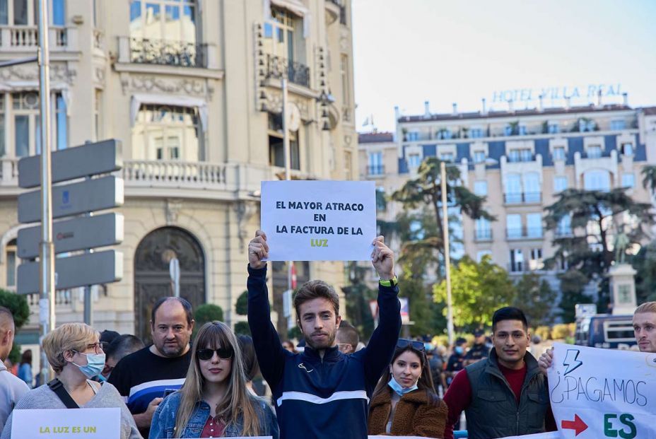 Ahorrar: misión imposible por culpa de facturas de luz y gas que nadie entiende. Foto: EuropaRess