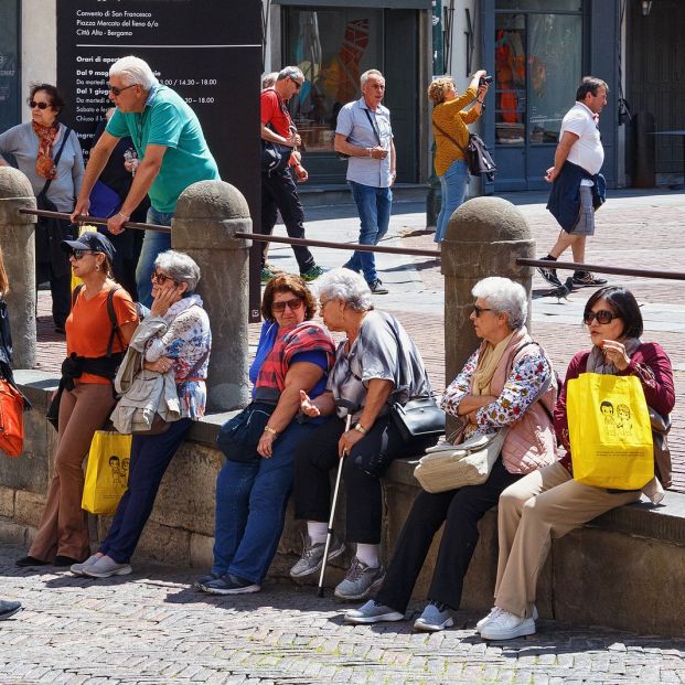 Avalancha de cartas a 65YMÁS: "Los mayores se han relajado en los viajes y nos hemos contagiado"