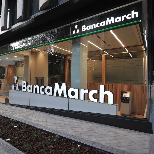 Banca March habilita un horario de atención preferente para mayores de 65 años