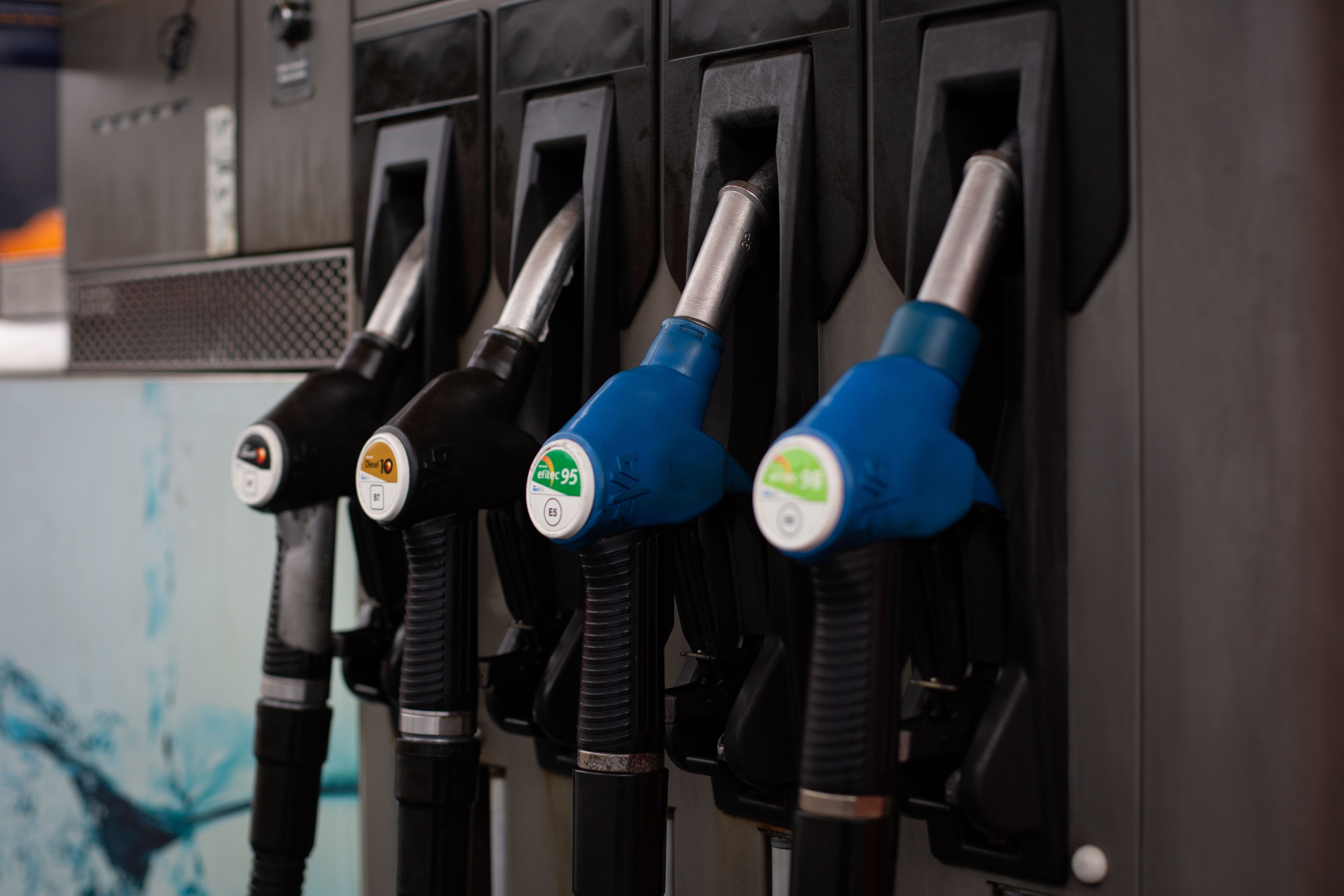 Nuevo récord histórico de gasolina y diésel: llenar el depósito ya es entre 29 y 35 euros más caro