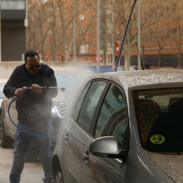 La multa por conducir con el coche sucio y a qué afecta. Foto: Europa Press