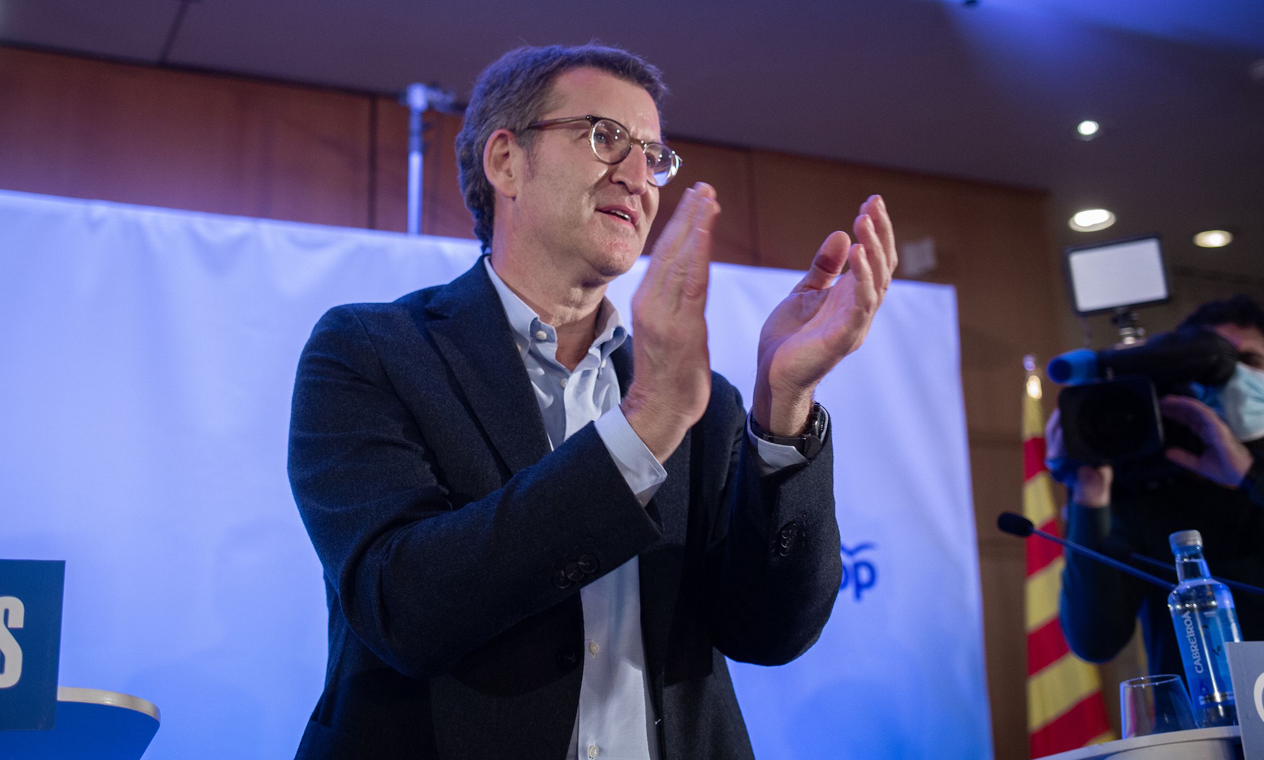 El nuevo CIS dispara la ventaja del PSOE sobre el PP y hunde a Podemos