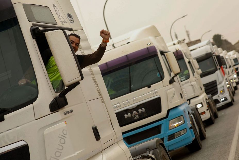 La empresa española no puede esperar: los costes de luz y gasóleo asfixian los negocios. Foto: EuropaPress