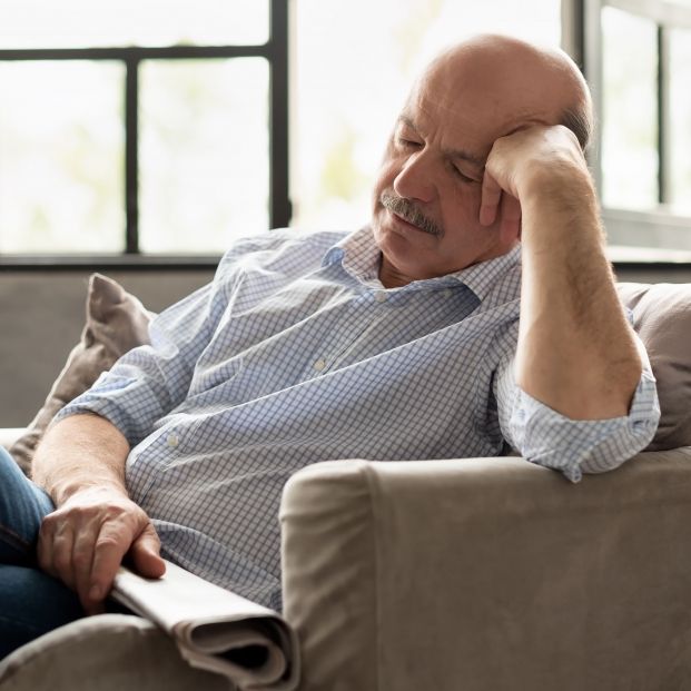 Las siestas de larga duración pueden ser un indicativo de demencia en personas mayores