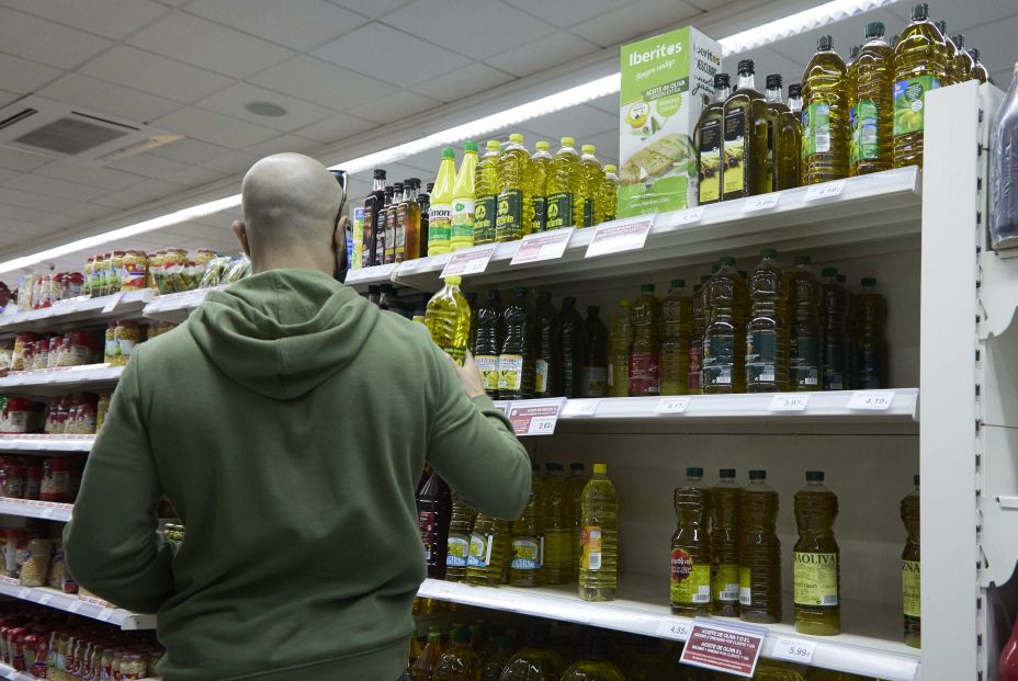 El miedo al desabastecimiento dispara las ventas de los supermercados en marzo un 23%