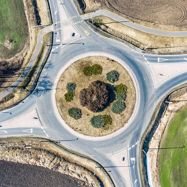 Las rotondas holandesas llegan a España: así hay que circular por ellas Las rotondas holandesas llegan a España: así hay que circular por ellas