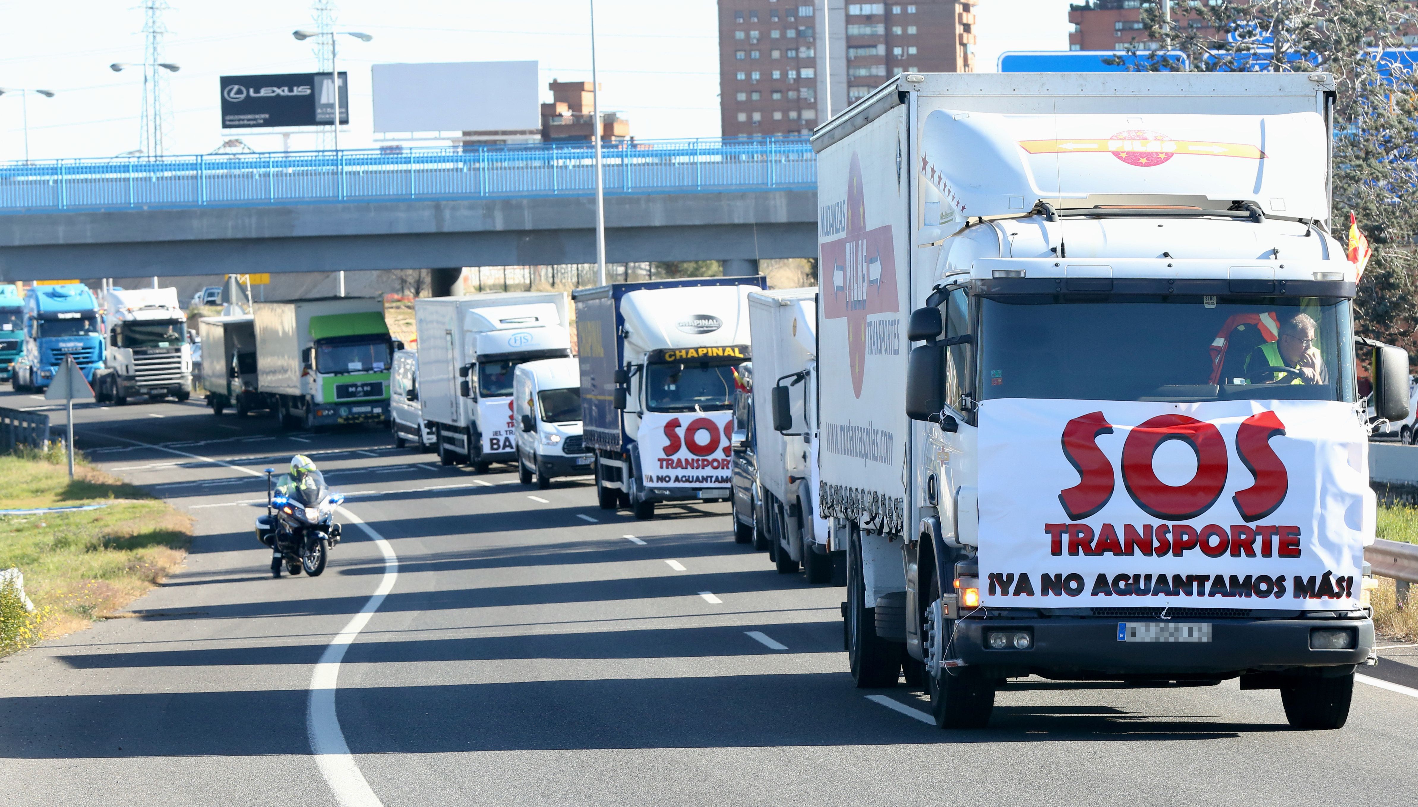 Los transportistas convocantes del paro mantienen su protesta pese al acuerdo: "Son migajas"