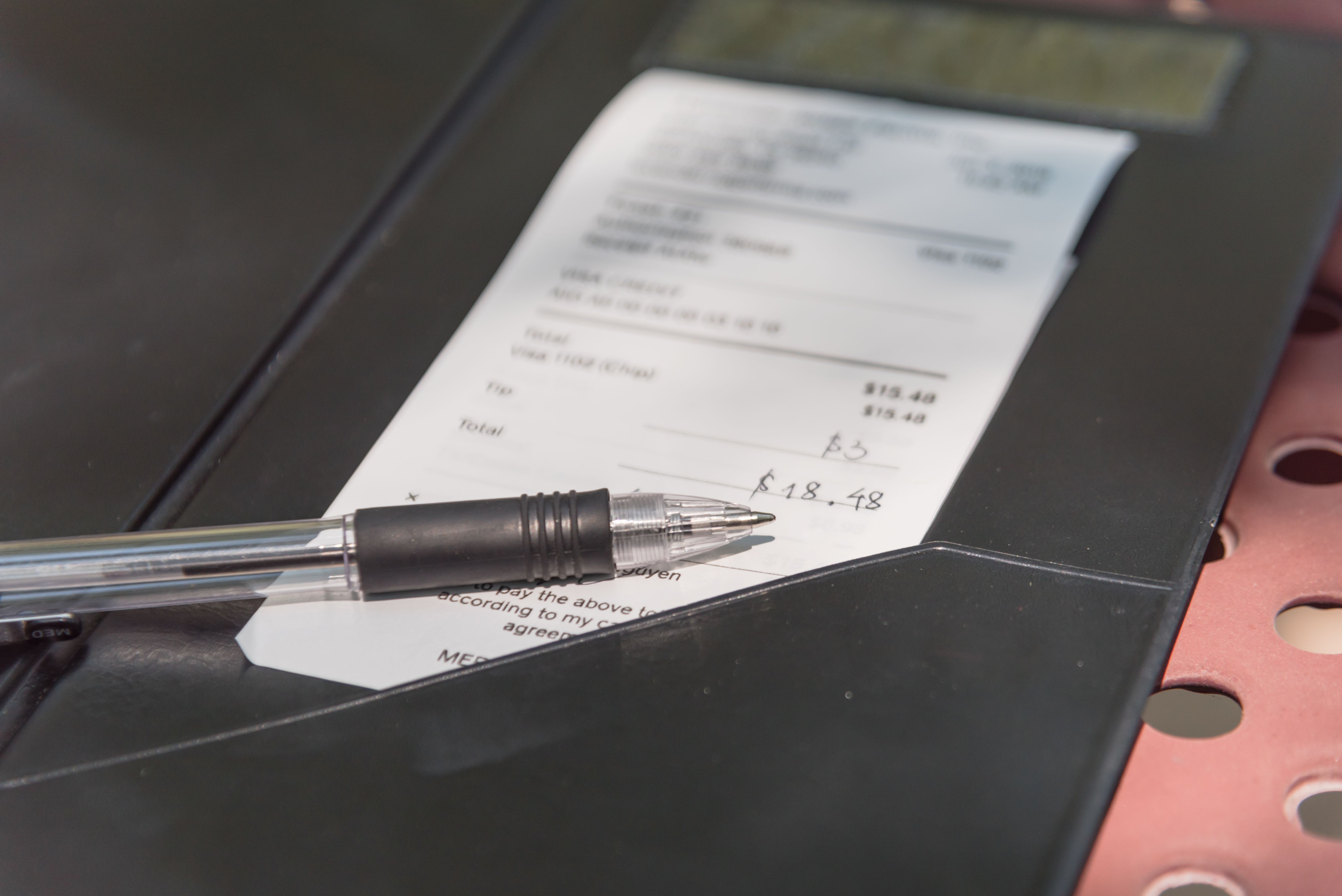 Detenido un hombre que llevaba más de un mes comiendo sin pagar en bares y restaurantes de Zaragoza. Foto: Bigstock Detenido un hombre que llevaba más de un mes comiendo sin pagar en bares y restaurantes de Zaragoza. Foto: Bigstock