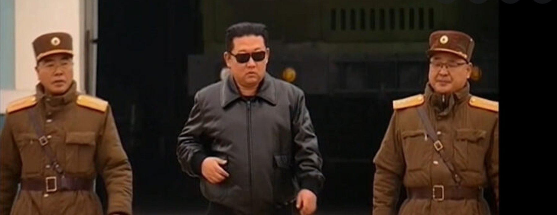 Kim Jong Un exhibe al mundo su misil intercontinental vestido como Tom Cruise en 'Top Gun'