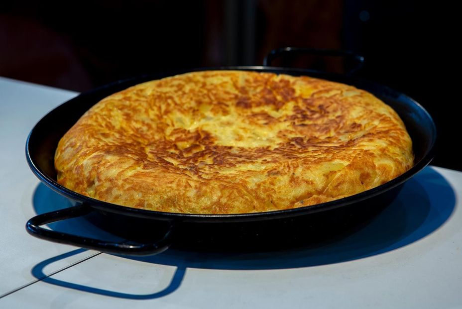 tortilla en paella. Foto: bigstock