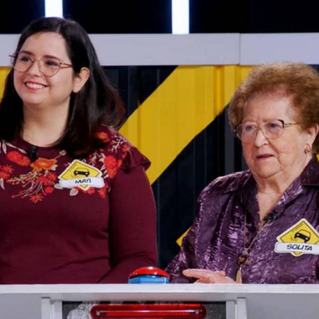 "Mirad su cara": la tierna casualidad de una abuela y su nieta en la televisión de Murcia