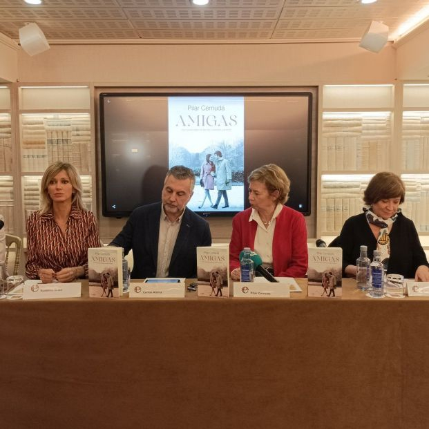 Pilar Cernuda presenta 'Amigas', un retrato generacional en forma de novela