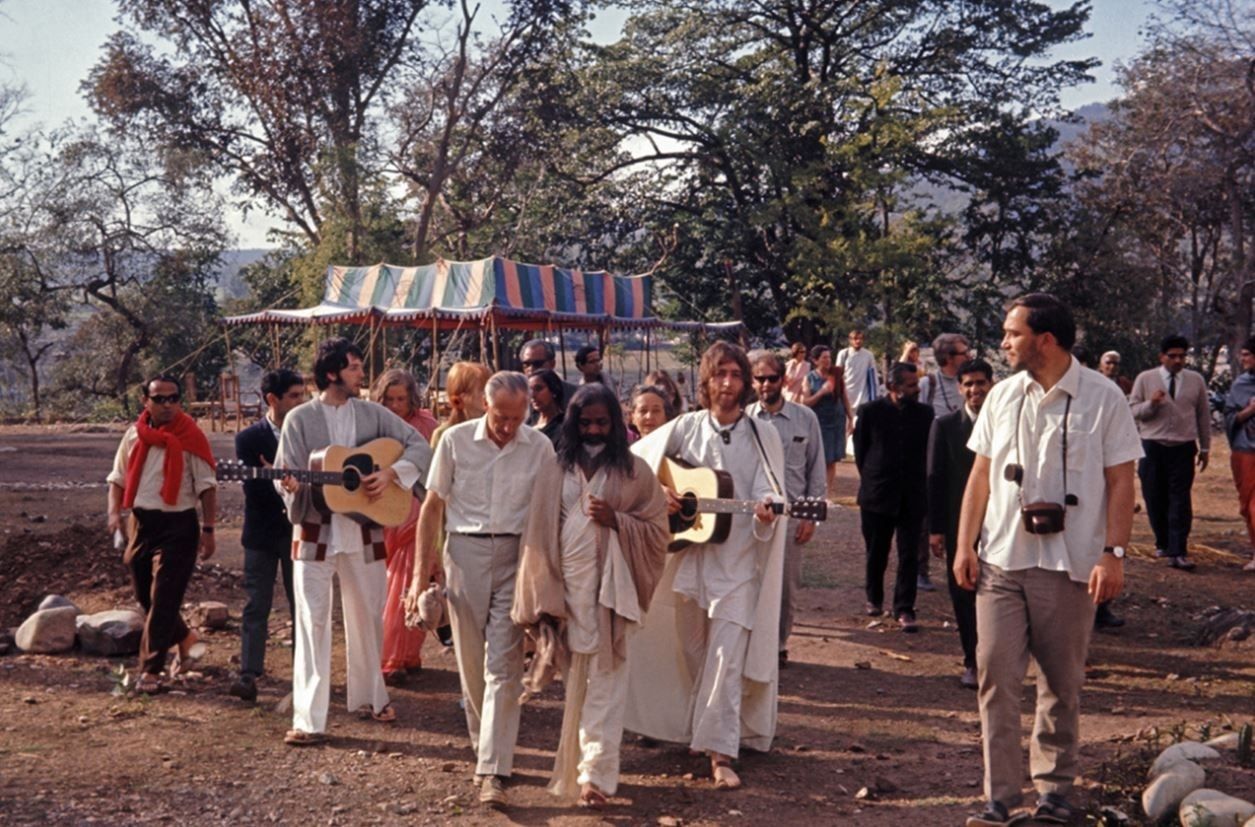 Llega al cine 'Los Beatles y la India', el viaje que cambió la forma de entender la música del grupo