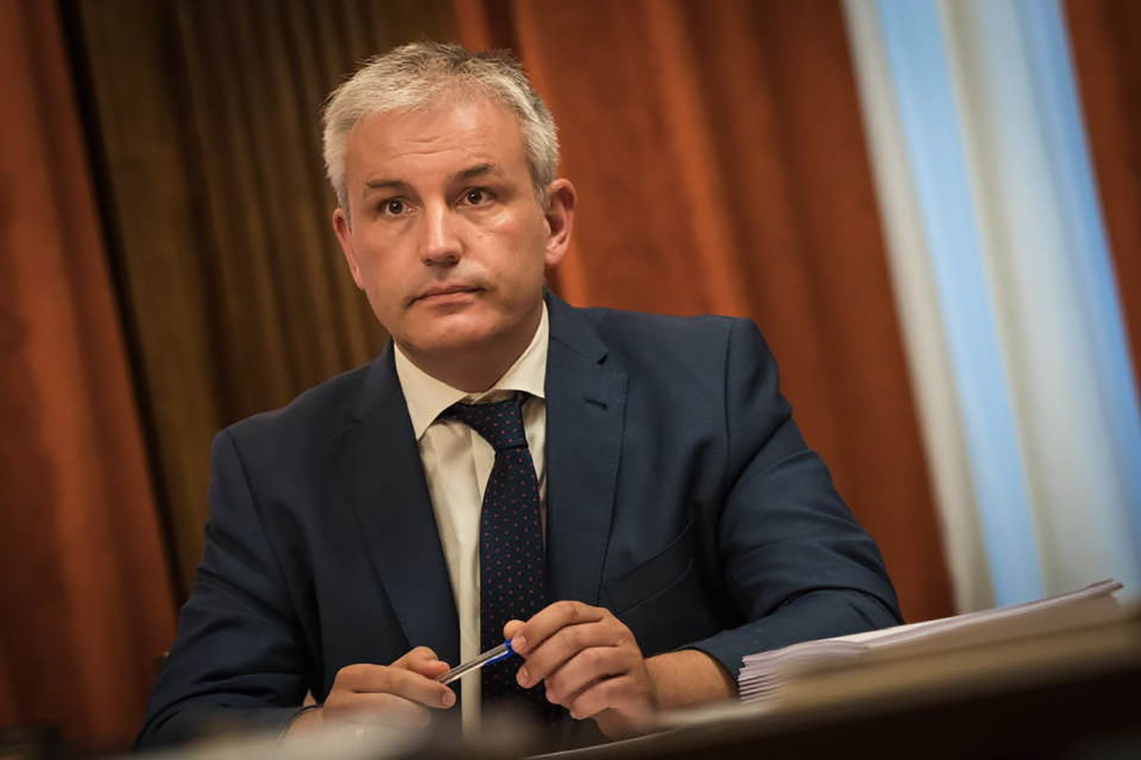 Juan Antonio, el alcalde que ha quitado la mitad de las bombillas de su pueblo para ahorrar en luz Juan Antonio, el alcalde que ha quitado la mitad de las bombillas de su pueblo para ahorrar en luz