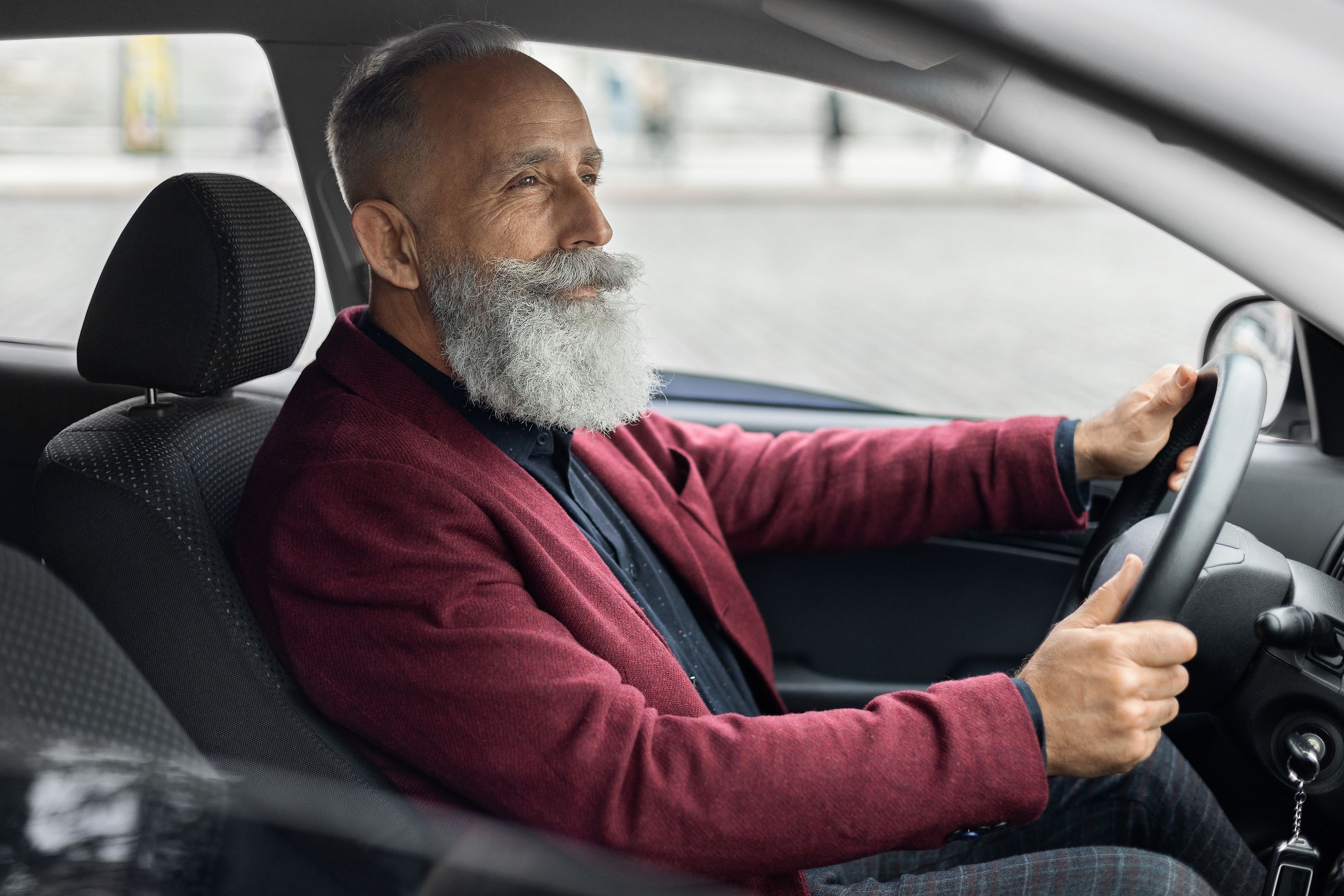 Lo estás haciendo mal: así tienes que colocar el reposacabezas del coche