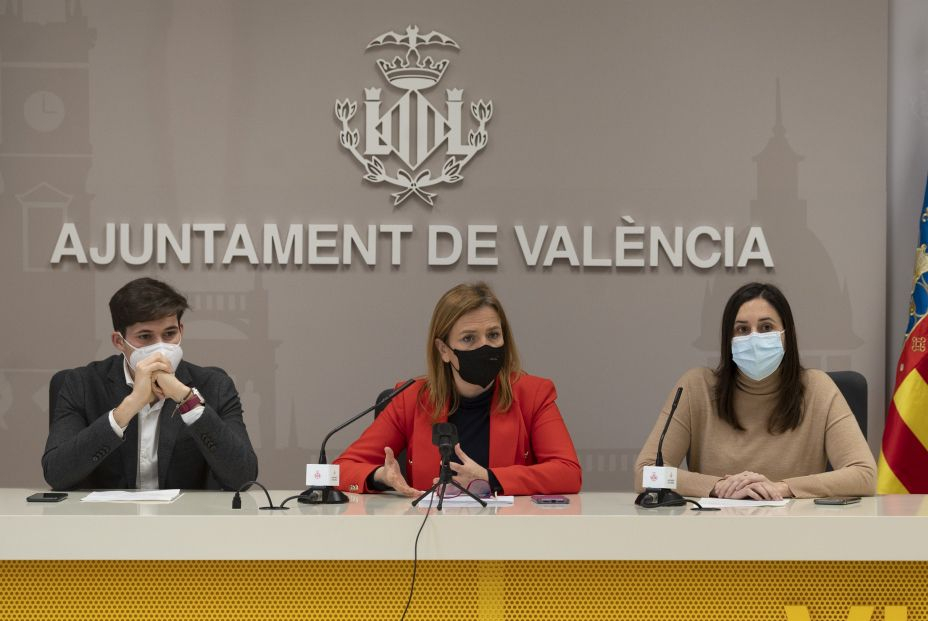 Los mayores de Valencia podrán realizar gestiones en el Ayuntamiento sin cita previa y presencial. Foto: Europa Press