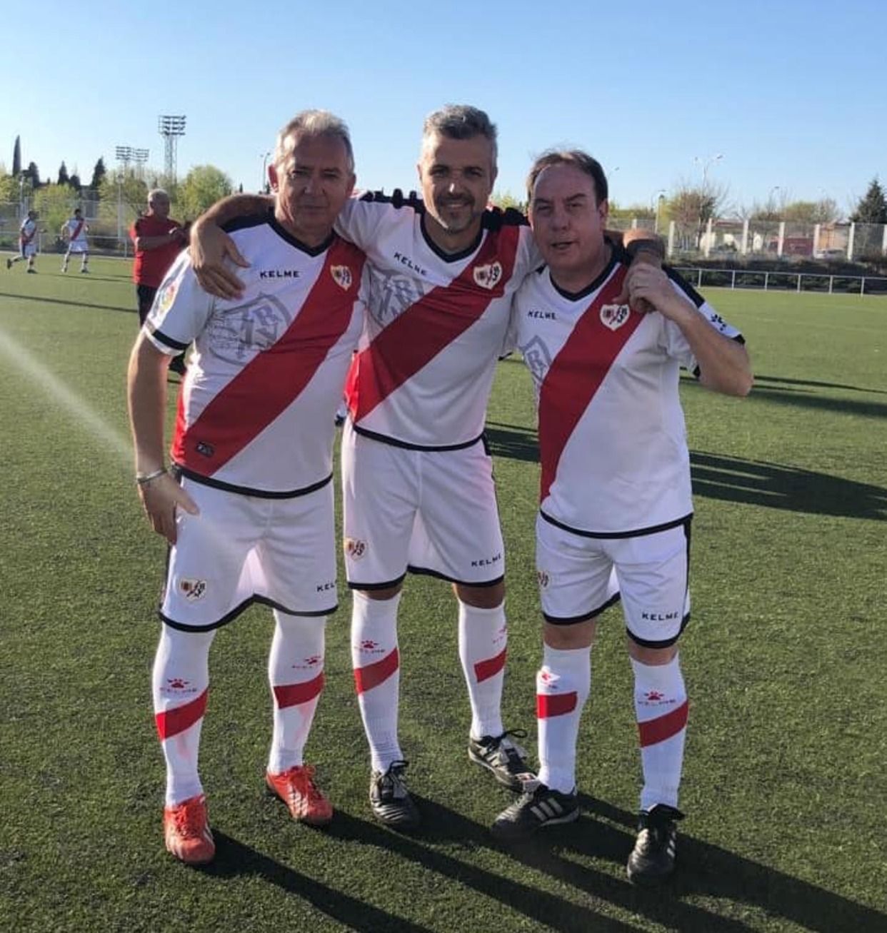 Veteranos del Rayo Vallecano: "Ayudar a la gente y devolver todo el cariño es lo más gratificante"