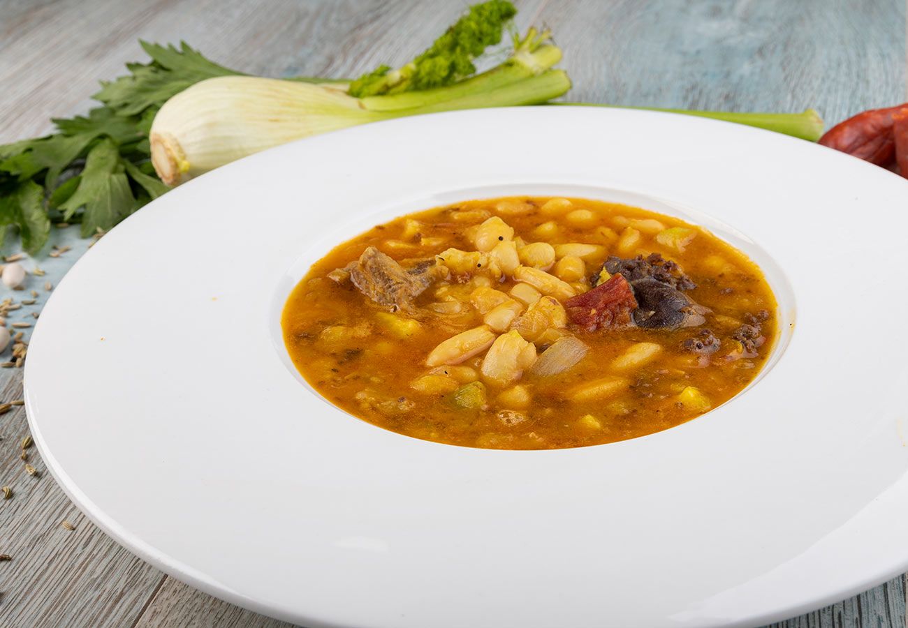 Receta fácil de habichuelas con hinojo, un guiso sabroso y económico. Foto: Murcia turística