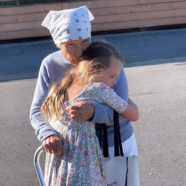 VÍDEO: La amistad entre una niña con síndrome de Down y su vecina de 95 años que conquista en redes